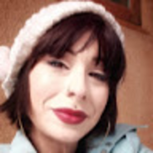 Meet your Posher, Aimée - Picture 1 of 1